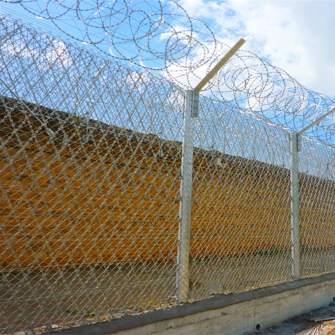 Double concertina razor wire used as security fencing