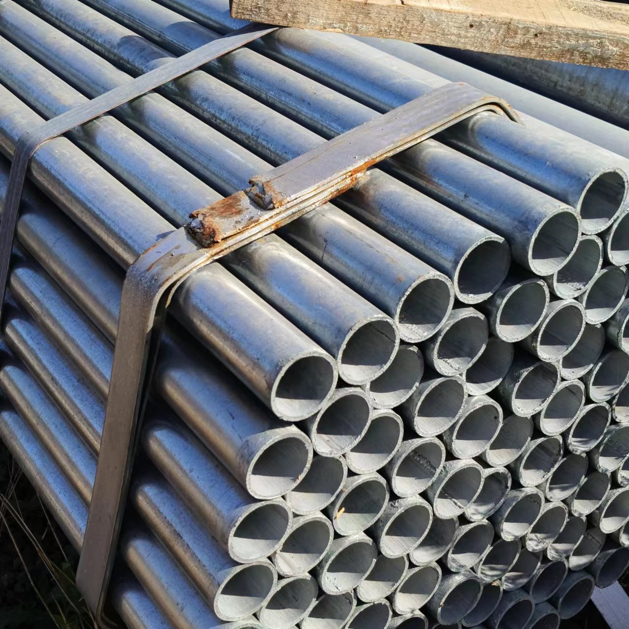 Wholesale hot dip gi seamless galvanized round steel pipe ASTM A106 Sch 40 ERW galvanized metal tube