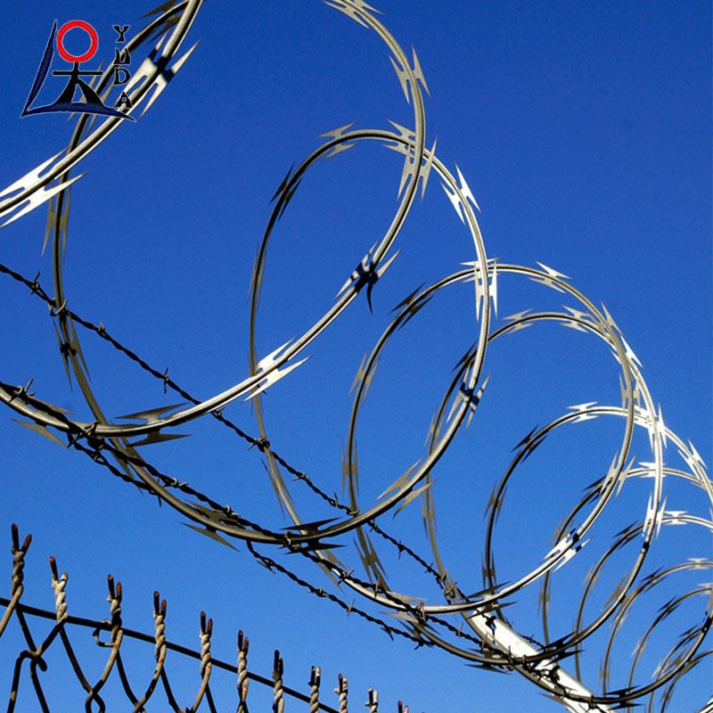 High quality hot dipped galvanized diamond razor barbed wire mesh anti climb welded concertina blade razor wire fence