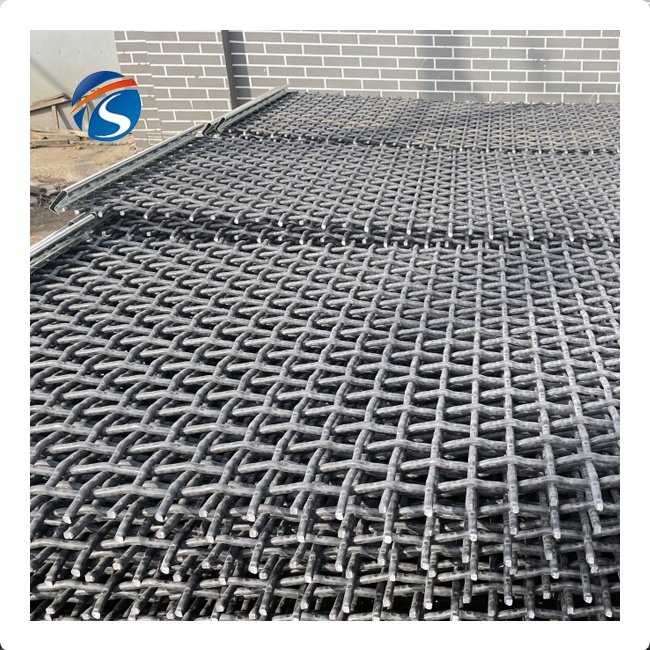 Iron Wire Mesh Crimped Wire Screen Mesh Vibrating Screen Quarry Mine Sifting and Sieving Mesh Customized Woven Steel Screen Hook
