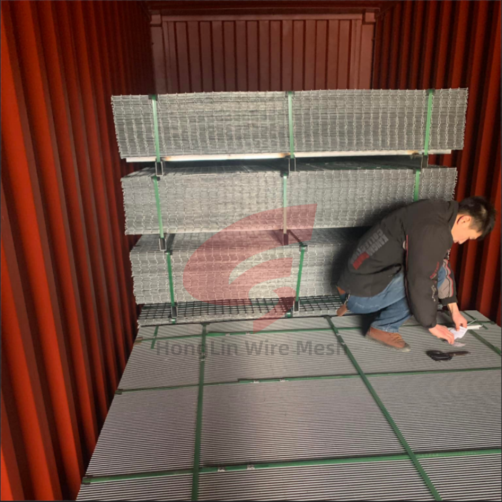 High Quality Stainless Steel Welded Wire Mesh Electro Galvanized Welded Iron wire mesh panels