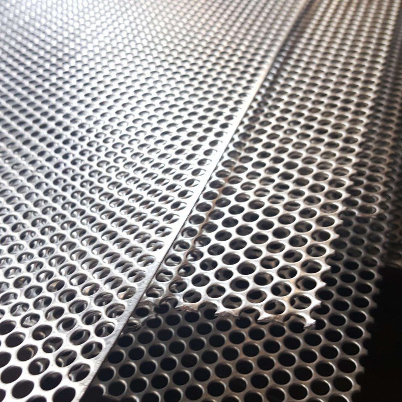 Perforated Architectural Wire Mesh Used as Stair Fencing Perforated Speaker Grille