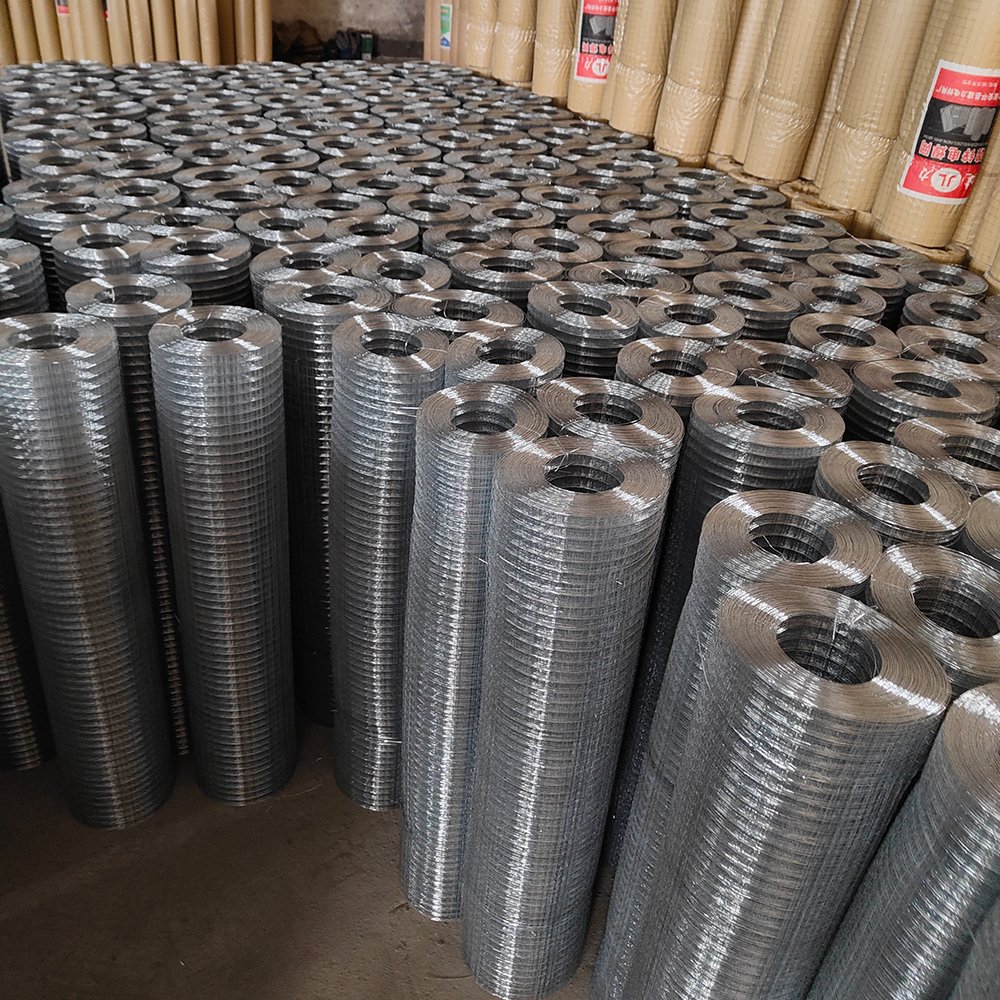 2.4mm galvanized welded wire mesh