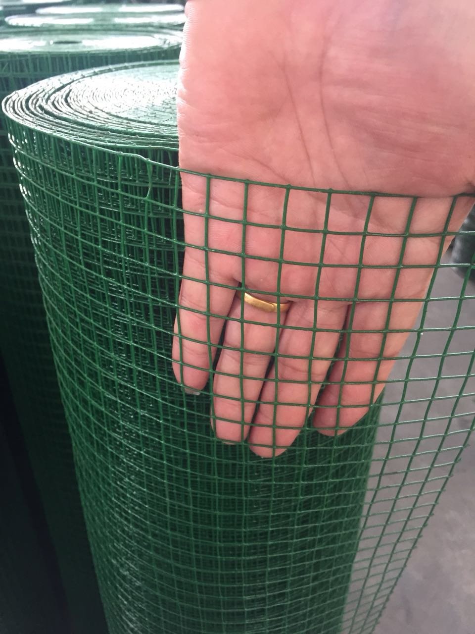 5x5 4x4 8 gauge 10 gauge pvc coated welded wire mesh /2x2 galvanized welded wire mesh panel
