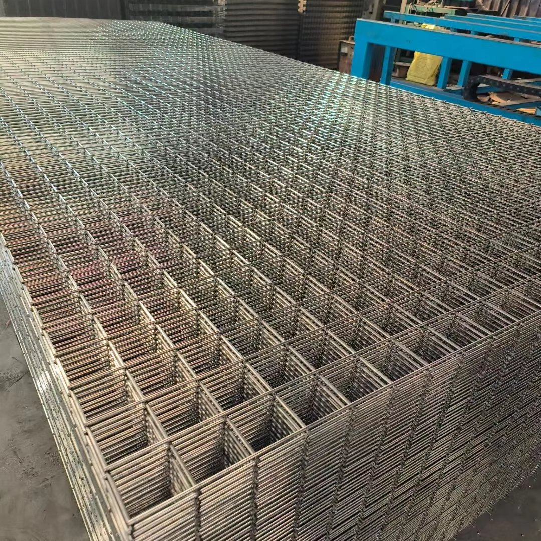 Stainless steel welded wire mesh for roll and panel