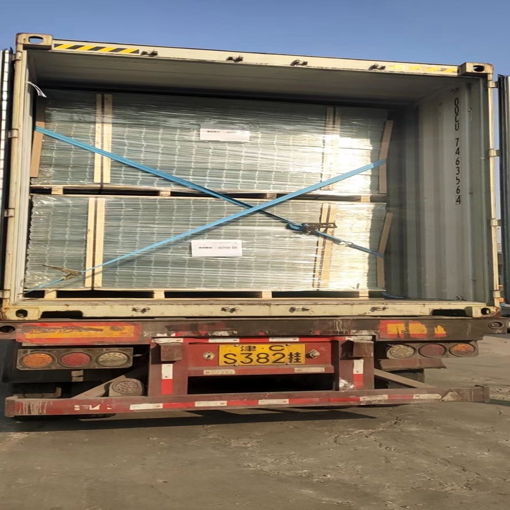 6 Gauge welded wire mesh panel for fence 1*2M welded wire mesh panels