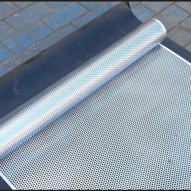 Galvanized steel wire mesh with round hole punched mesh, suitable for screen mesh applications