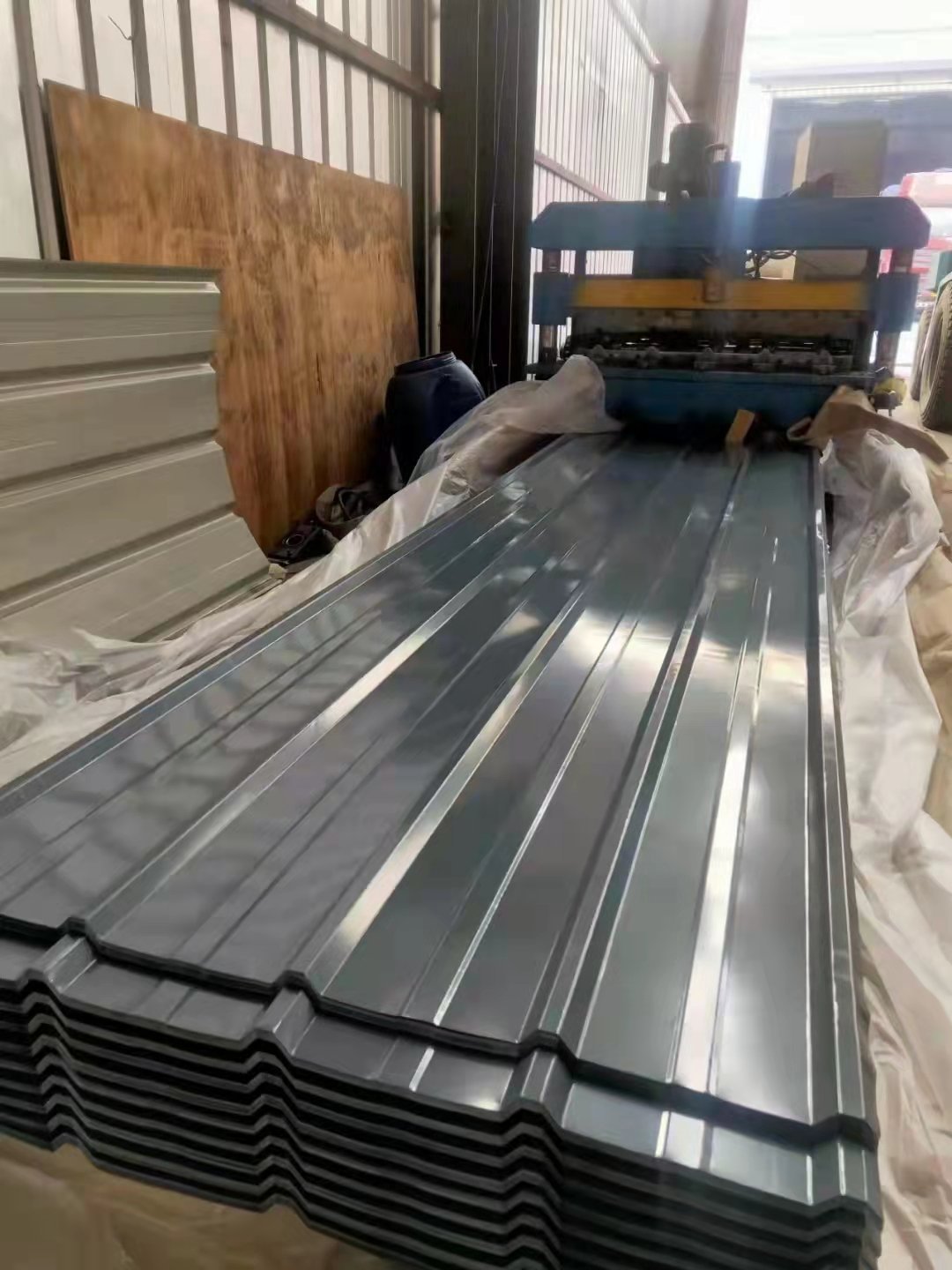 China Manufacturer Prepainted Galvanized Corrugated Metal Roofing Sheet PPGI Roofing Plate For Prefab Container House