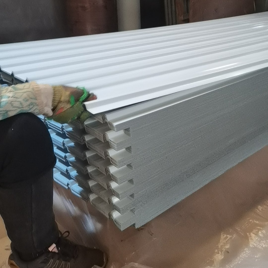 Hot Dipped 0.4mm 0.45mm color coated roofing sheet Pre-painted Galvanized Steel corrugated roofing sheet price