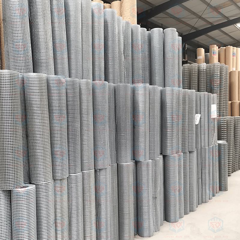 China Direct 1/4 1/2 1 inch Size Galvanised Iron Wire Mesh Welded Roll Fence with Hot Dipped Galvanized Hot Selling Product
