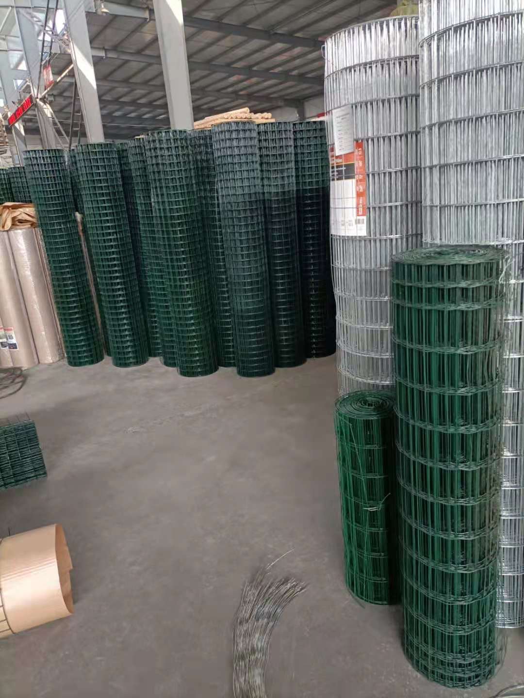 Low price direct factory steel welded wire mesh