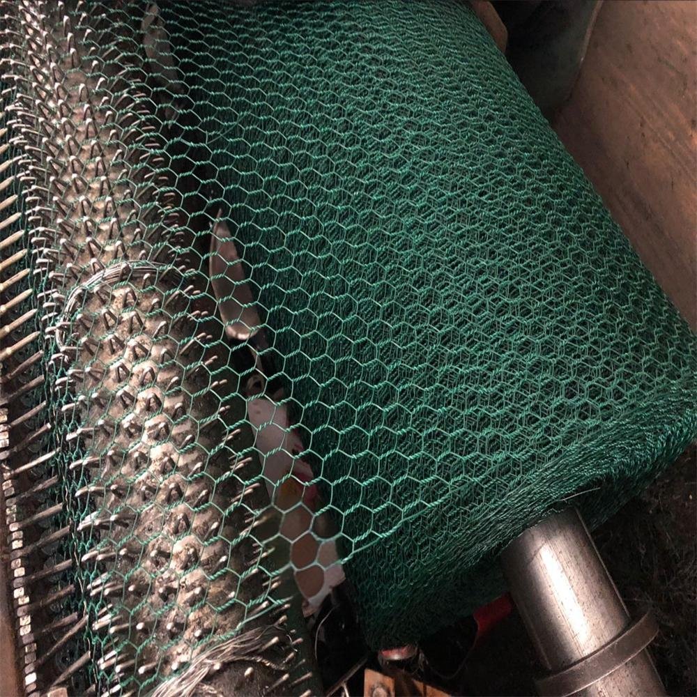 Wholesale Low Price Easily Assembled animal iron net hexagonal wire netting