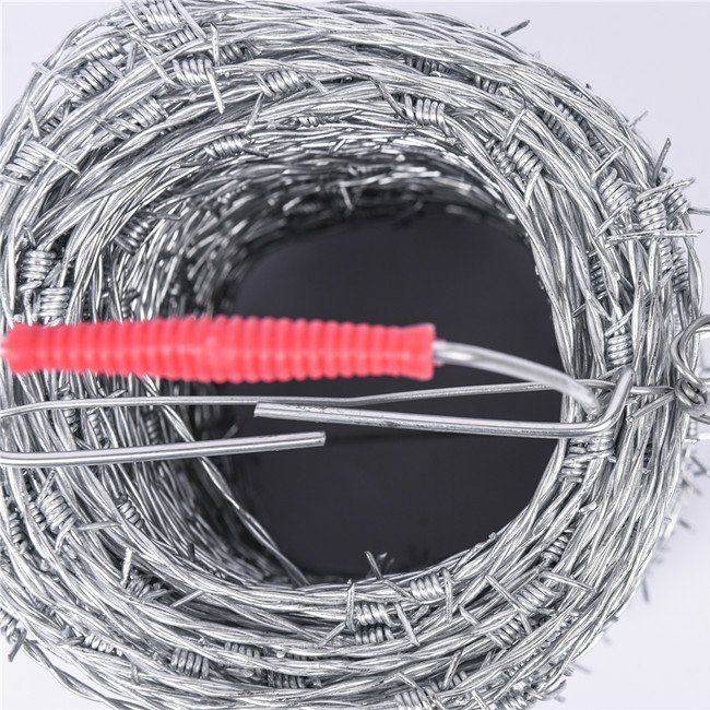 Wholesale hot galvanized Iron Razor barbed wire Fence Price Factory