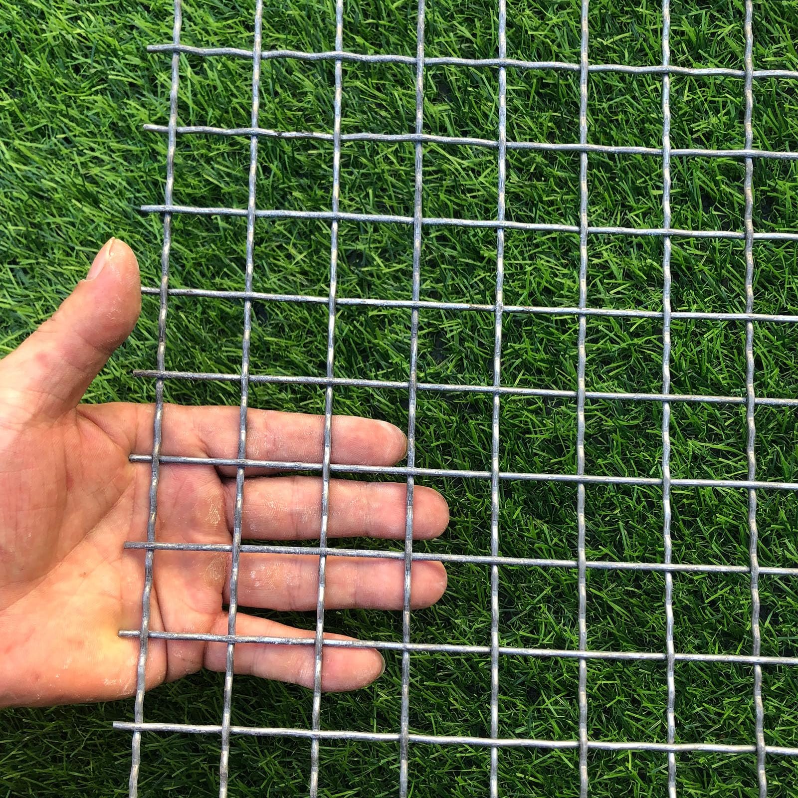 China supplier customizable embossed net decorative wire mesh woven wire mesh woven stainless steel crimped wire mesh