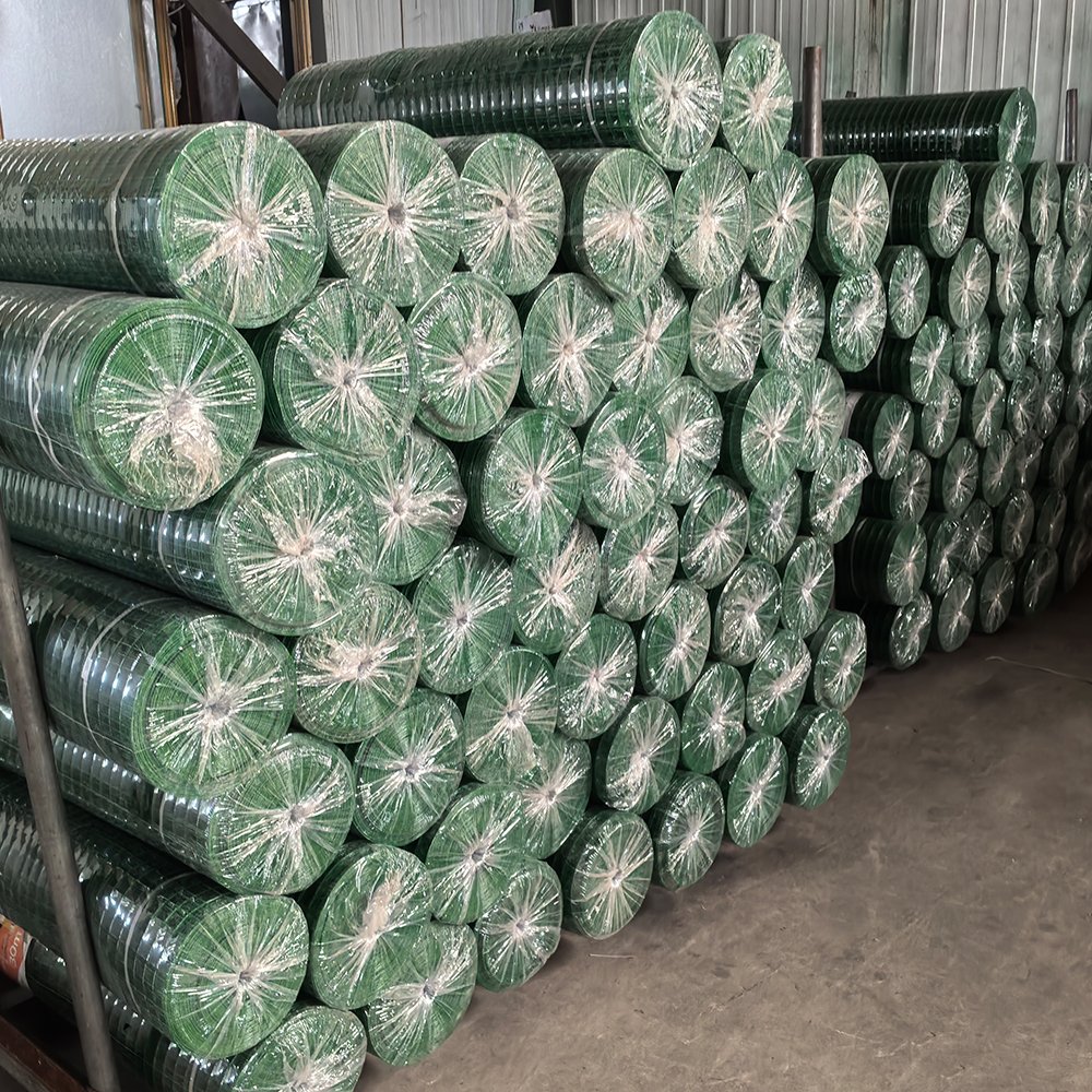 Galvanized Breeding Fence Welded Wire Mesh 6X6 Roll For Bird Rabbit Chicken Cage