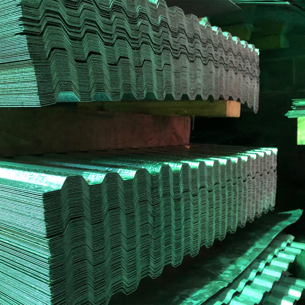 Low price 12 ft 20 ft metal colored galvanized corrugated steel roofing sheets panels with high quality