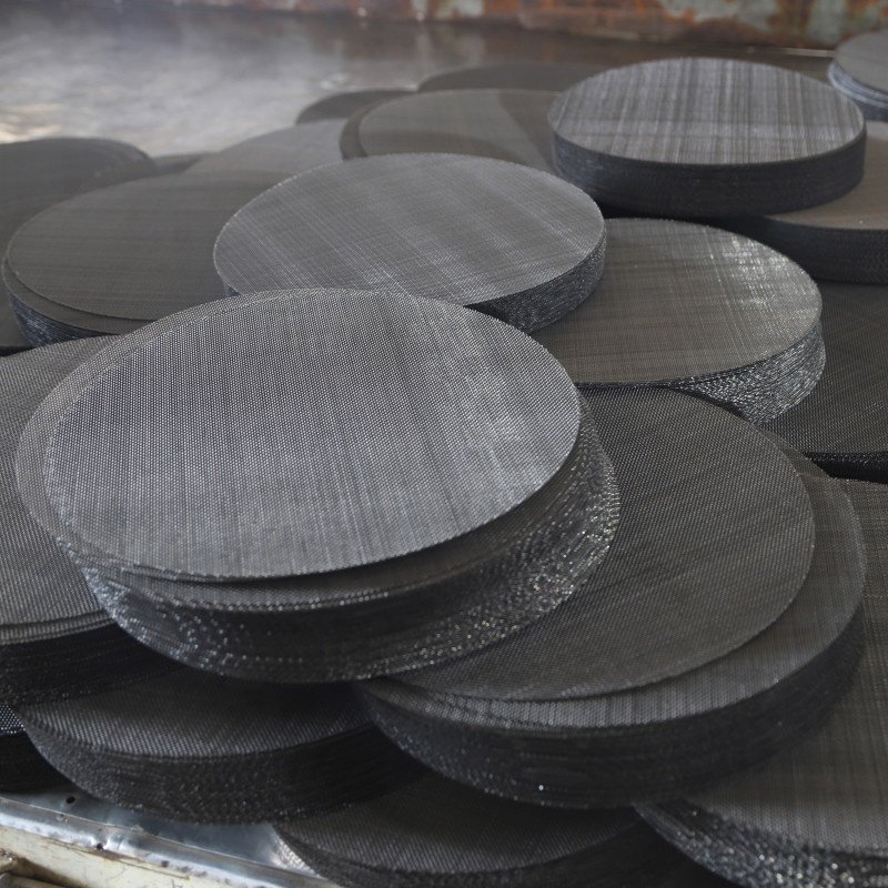 Durable Black Wire Cloth Economical Plain Dutch Weave Mild Steel Wire Mesh For Oil Industry