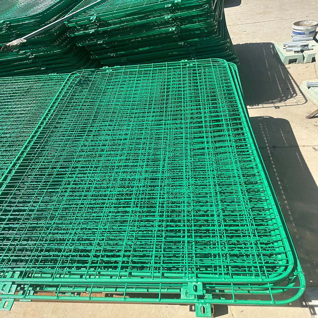 Wholesale cheap outdoor galvanized steel fence, white mesh wire fence panels, metal wire mesh fence