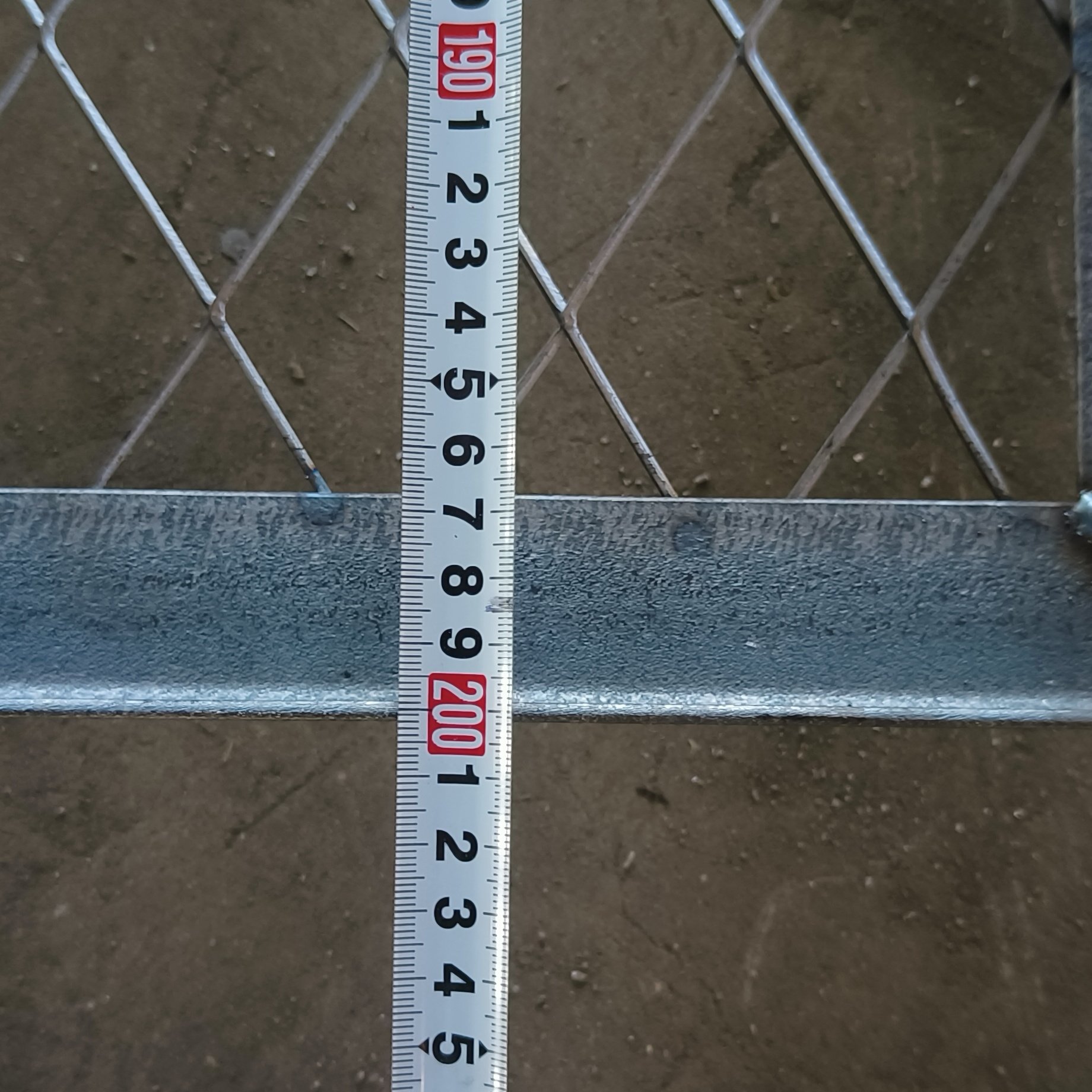 High Quality Wholesale 3mm steel Plate Welded Diamond Hole wire mesh