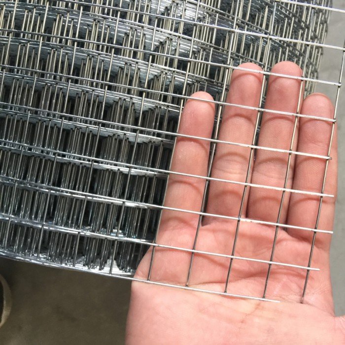 Wholesale Galvanized Welded Wire Mesh Rolls for rabbit bird Animal Pet Cages