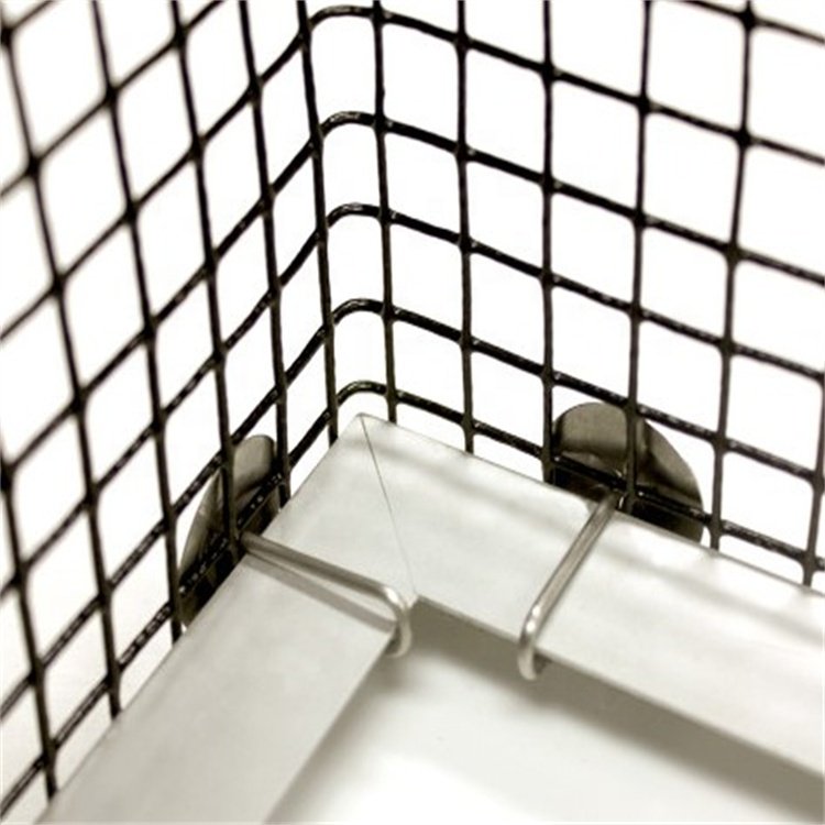 Black Coated Critter Guard Mesh Solar Panel Bird Blocker Mesh