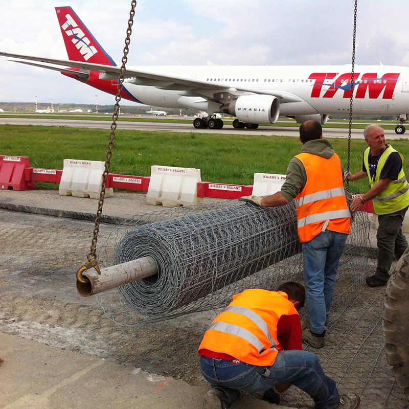 Galvanized double twisted steel wire mesh Pavement Reinforcement Mesh for Reinforce Road