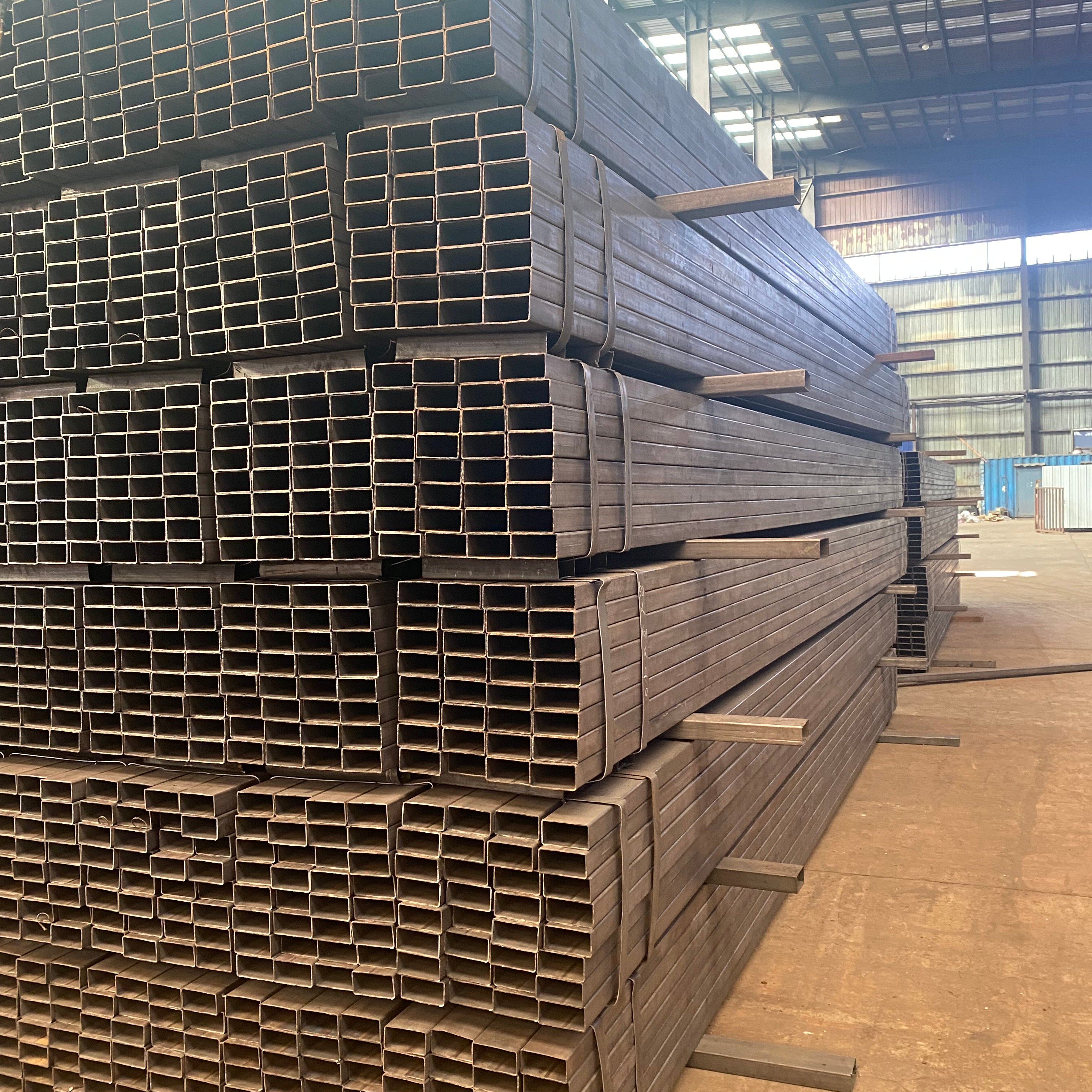 High Quality 150x150 50x50 square tubes steel 4x4 square steel tubing 2.5mm 2mm square steel pipes