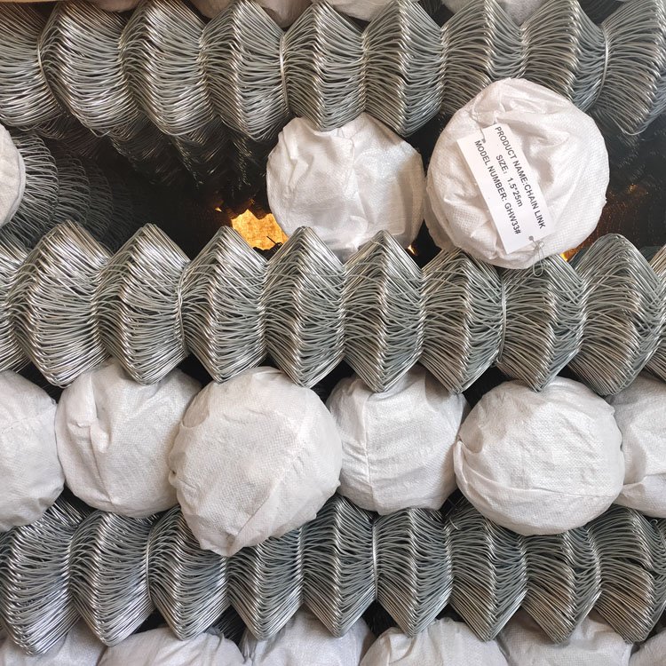 Galvanized Steel PVC Coated Garden Net 0.5m to 4.0m high Chain link fence price