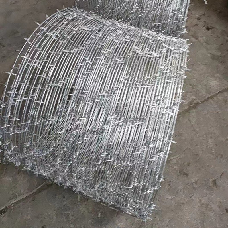 Wholesale Galvanized Razor Barbed Wire 500 Meter Length for Farm Fencing 50kg Barb Wire Fence Roll
