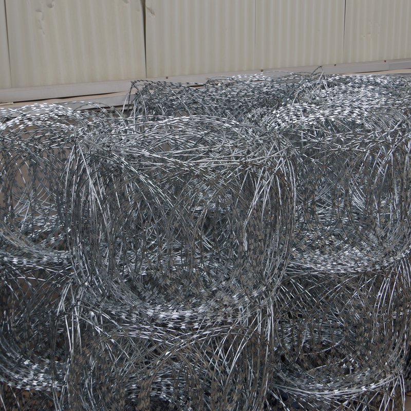 Hot Selling SS304 or galvanized heavy zinc razor barbed wire stainless steel razor wire SS concertina barbed razor wire