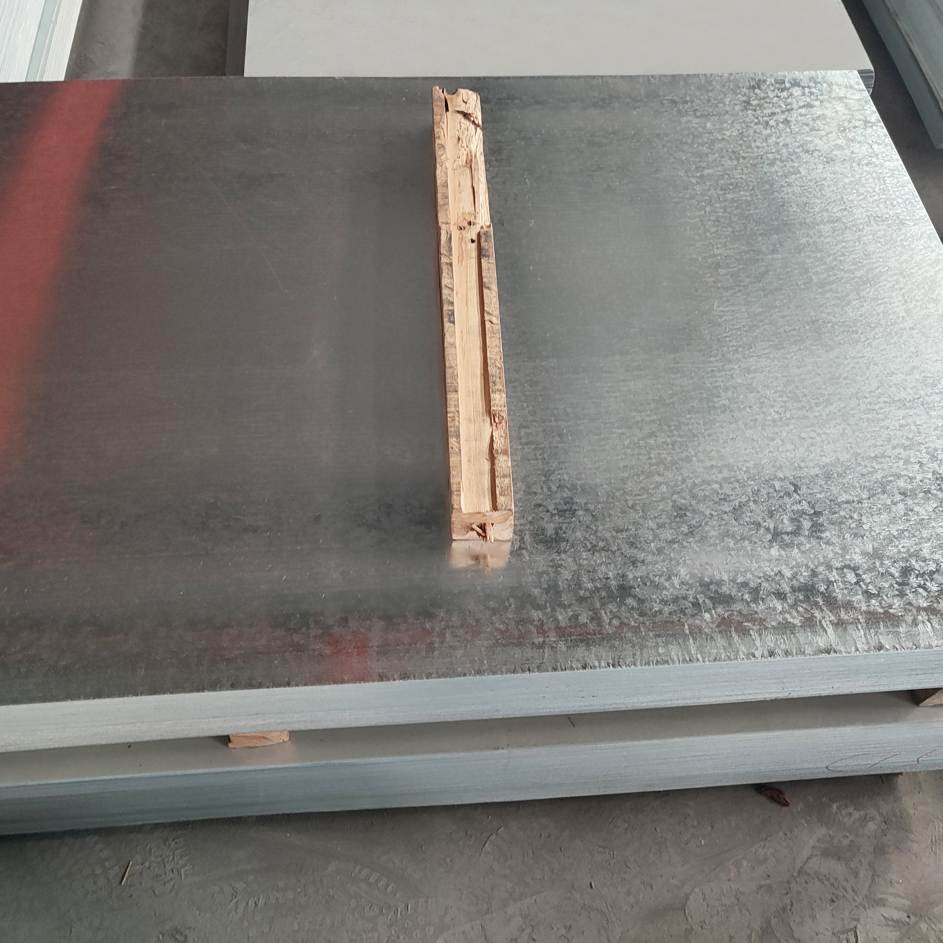 Dx52D Z140 Galvanized Checker Checkered Steel Plate 0.35mm 1 2 1.2mm 3mm Sheet Gi Galvanized Steel Plate Supplier