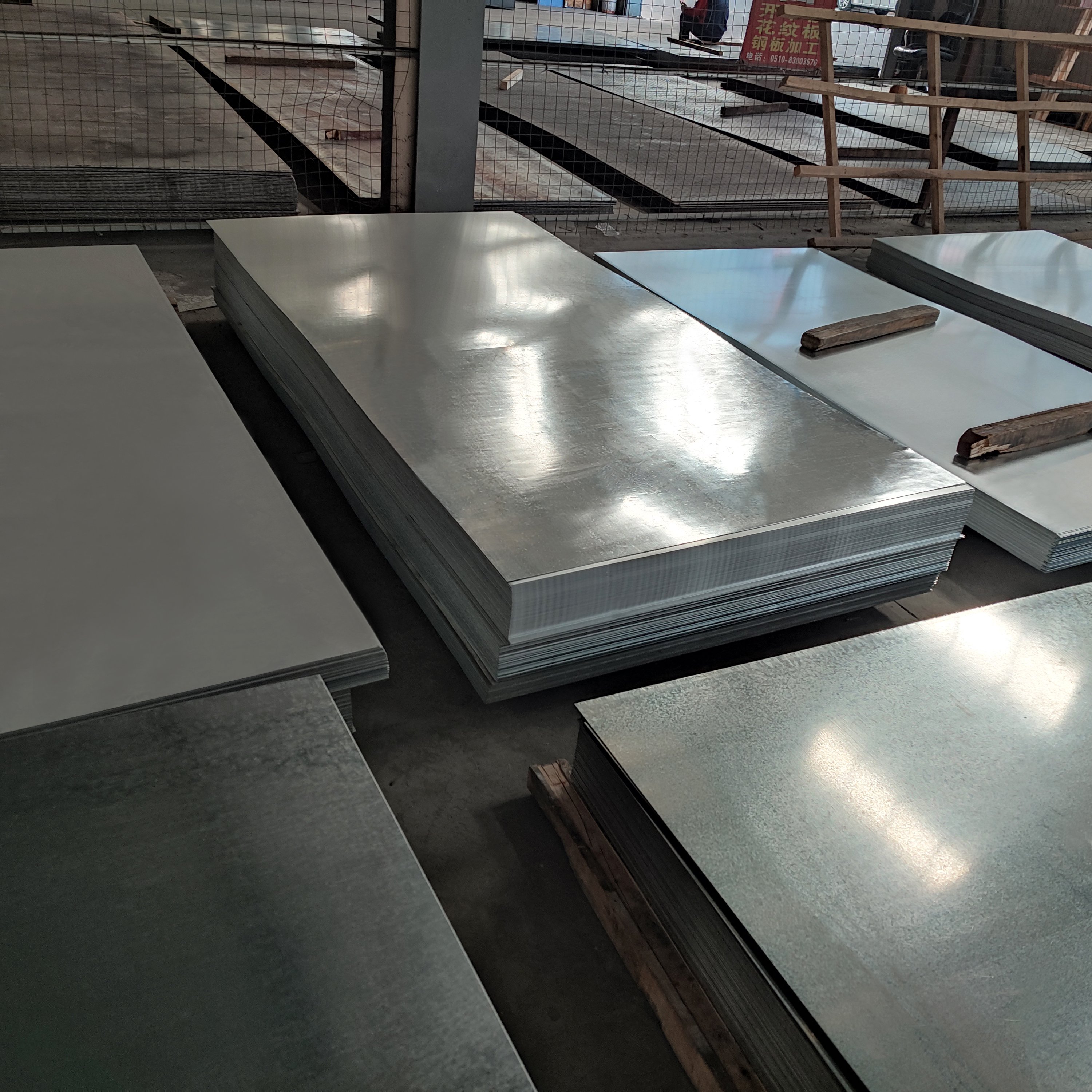 Dx52D Z140 Galvanized Checker Checkered Steel Plate 0.35mm 1 2 1.2mm 3mm Sheet Gi Galvanized Steel Plate Supplier