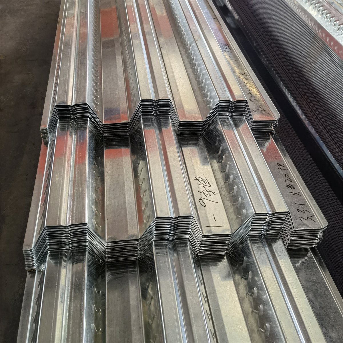 China factory galvanized corrugated steel roof deck/galvanized metal floor board/steel floor bearing board