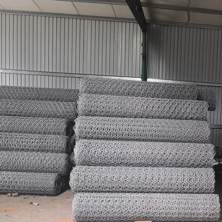 High Quality Galvanized Welded Iron Mesh Roll Hexagonal Woven Gabion Wire Mesh for Gabion Baskets