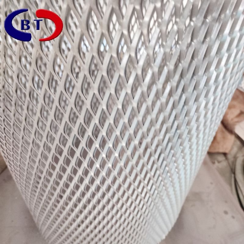 Baitong Low Price 4x8 powder coated Expanded Metal Mesh / Machine Press Expand Metal /Fence Privacy