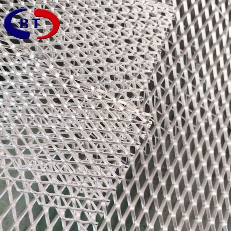 Baitong Low Price 4x8 powder coated Expanded Metal Mesh / Machine Press Expand Metal /Fence Privacy