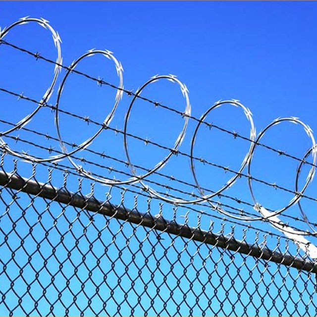 Lowes spikes cyclone twist barbwire chain 50kg of weight barbed wire fence designs for philippines