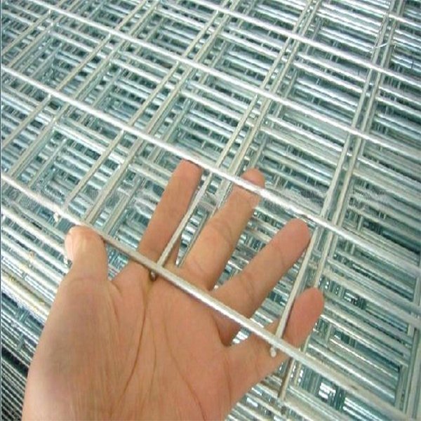 2022 Manufacturers Hot Sale High Quality Preferential Price Galvanized Welded Mesh for Fence Protection Purpose