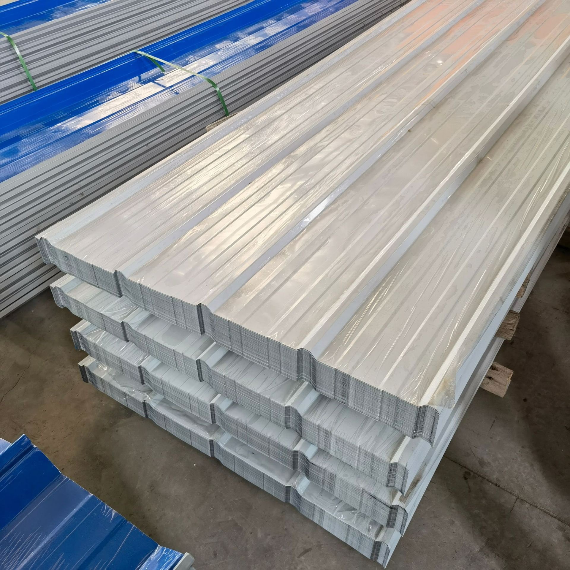 High Quality Roofing Sheet Color Coated Corrugated Steel Plate Z90 Z275 Color Coated Corrugated Steel Roofing Sheet