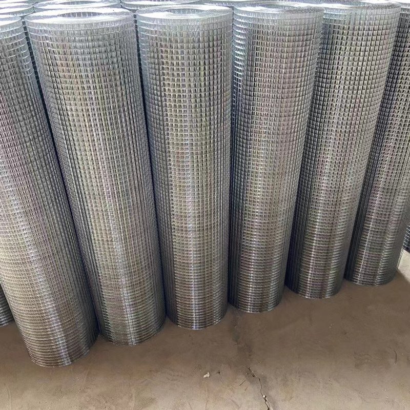 Low price 6 gauge screen fence 4x4 green pvc coated welded wire mesh