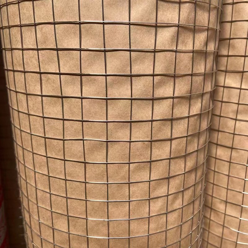 Low price 6 gauge screen fence 4x4 green pvc coated welded wire mesh