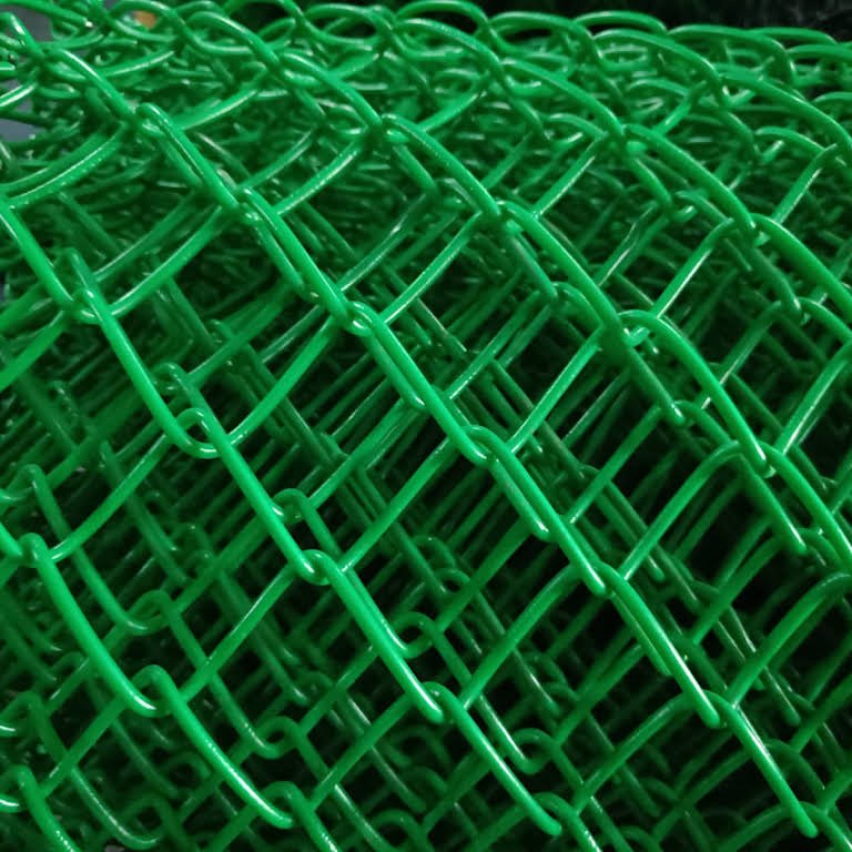 Diamond wire mesh Cyclone wire fencing Vinyl coated 11.5 Gauge galvanized steel farm fence chain link fabric fence