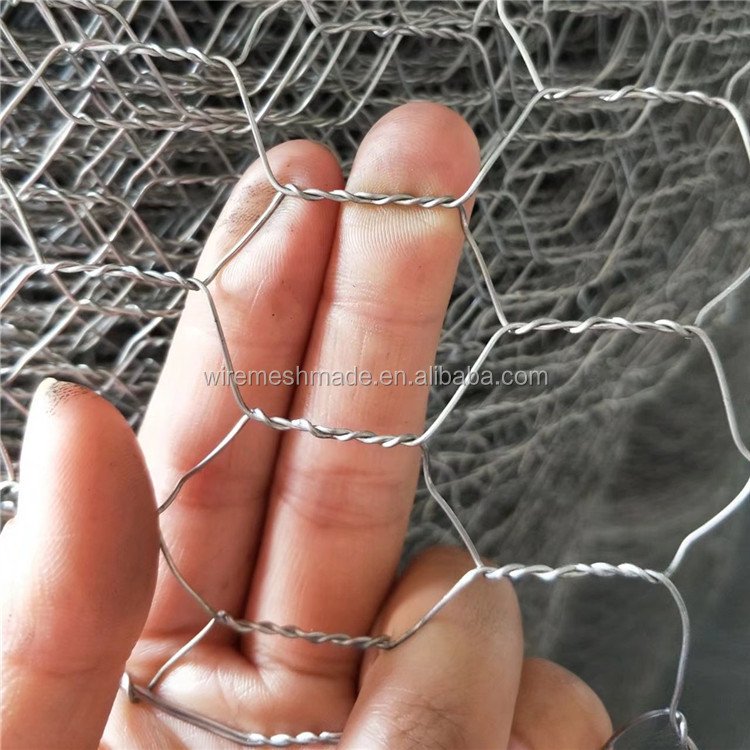 Mesh Barbed Hexagonal Garden Coop Steel Double Twist Chicken Size Iron Wire Net Hexagonal Wire Net