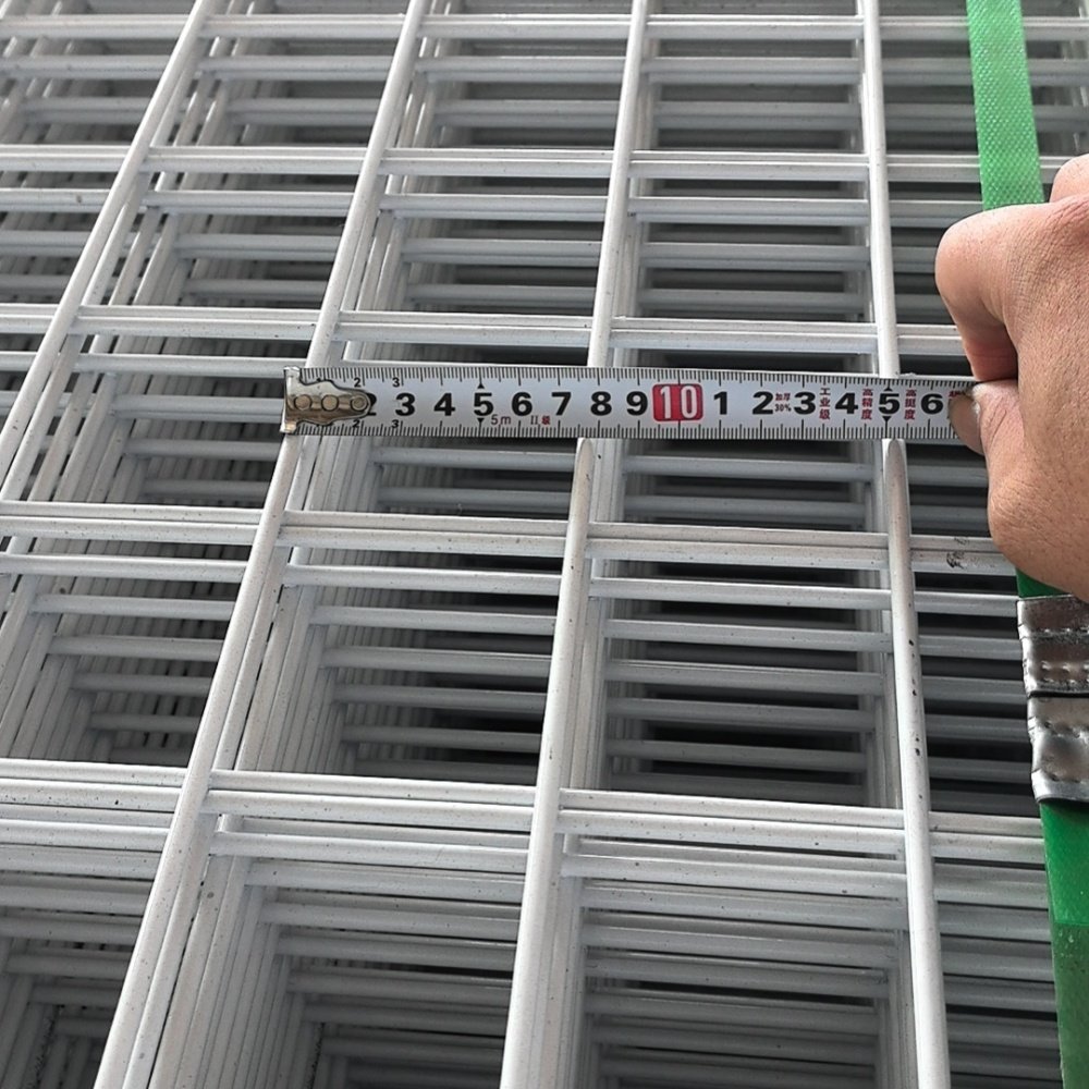 PVC-Impregnated Steel Wire Mesh Guardrail for Garden Spray Plastic Wire Mesh for Enhanced Durability and Aesthetics