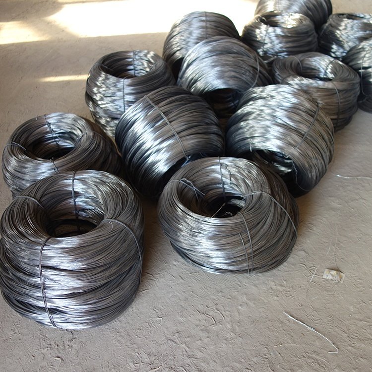 Welded wire mesh for making chicken cages and poultry cage nets