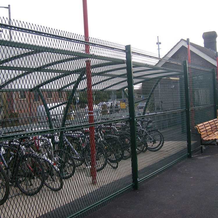 Diamond Hole Punched Aluminum Metal Mesh Sheet For Safety Fence
