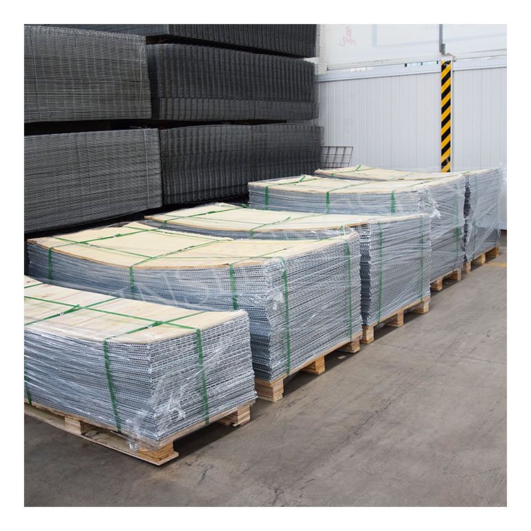 High quality galvanized steel wire mesh 8ft x 4ft 2x2 welded wire mesh fence panel factory sale shengsen
