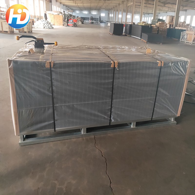 6FT Galvanised Wire Mesh Panels Steel Sheet Metal Welded 2 Holes / 1 x 3 Mesh