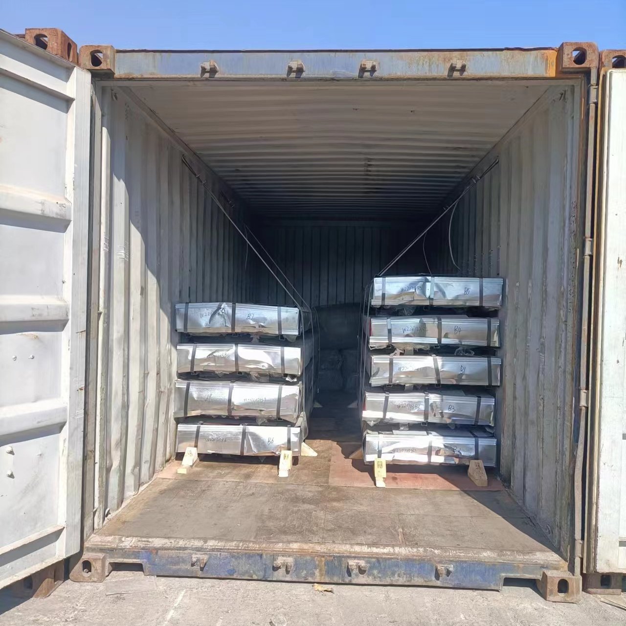 Roofing Sheets Roofing Plate Gi Iron Zinc Corrugated Steel Galvanized Pre-painted Steel Customized Coated Sea Worthy Packaging