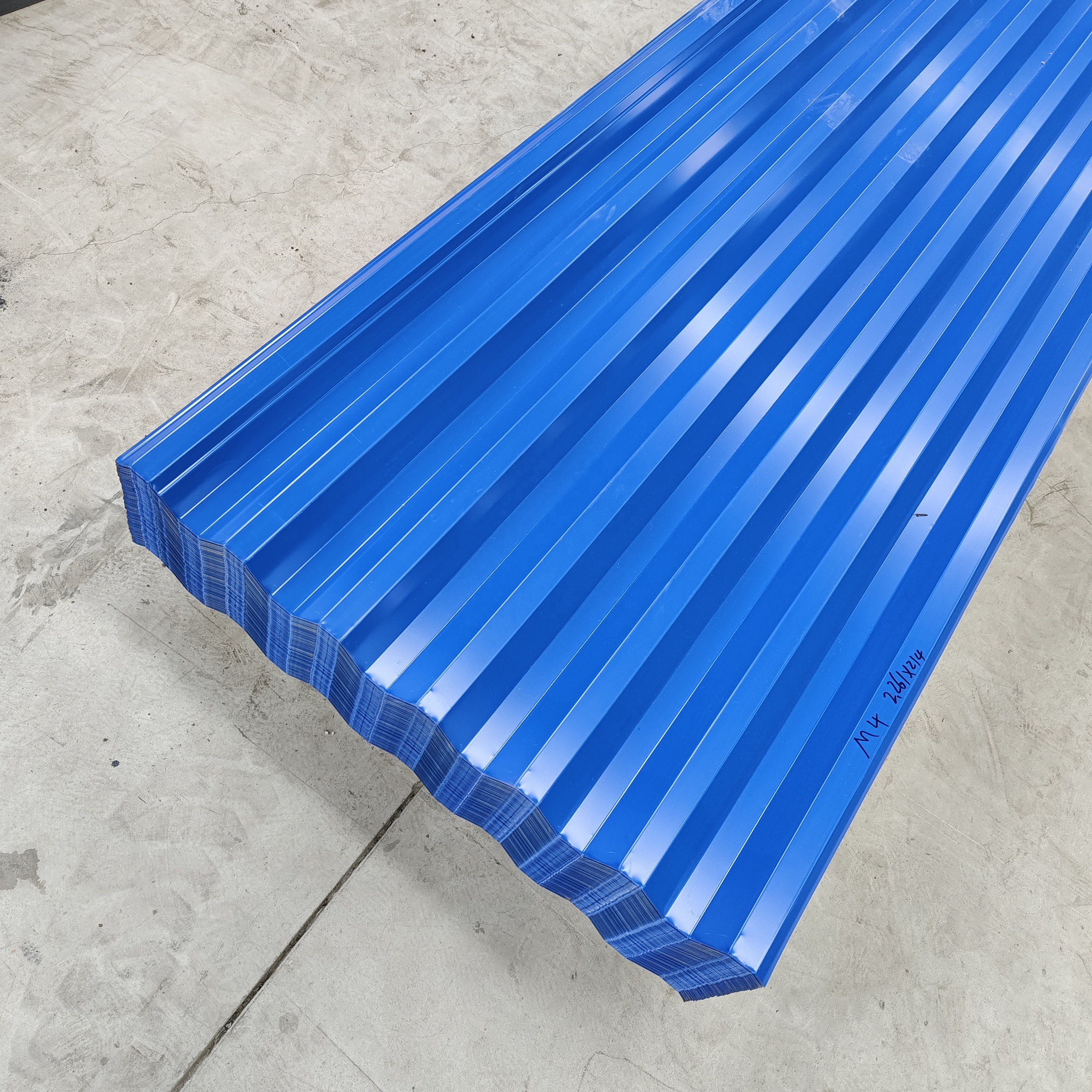 Color coated metal roofing panels steel shingles light galvanized corrugated roofing panels